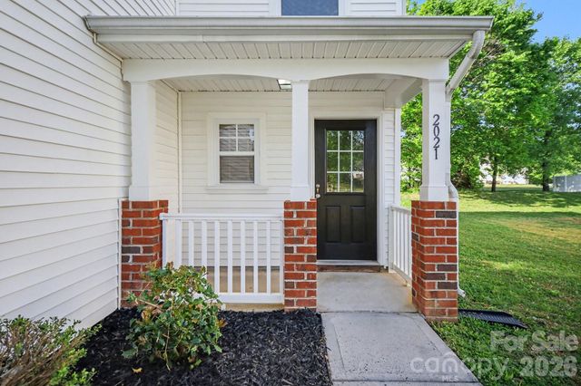 2021 Sonoma Valley Drive, Charlotte, NC 28214