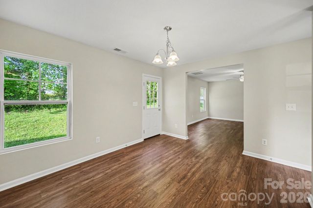 2021 Sonoma Valley Drive, Charlotte, NC 28214