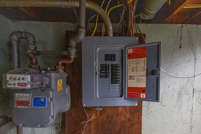 1123 County St, Attleboro, MA 02703