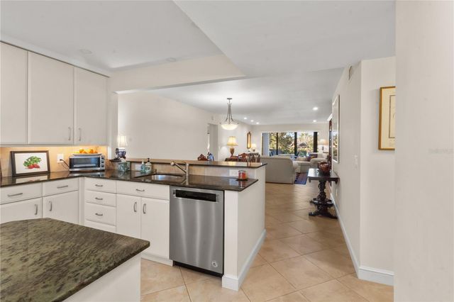 1633 BOATHOUSE CIRCLE 131, Sarasota, FL 34231