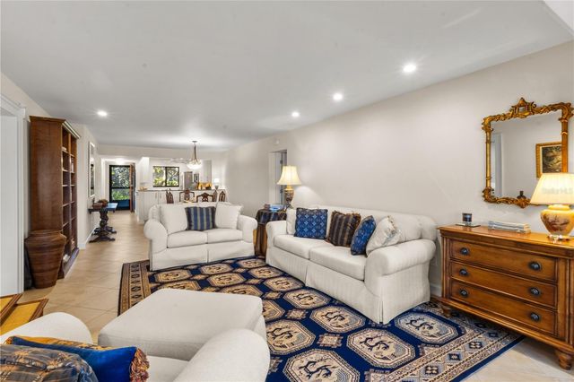 1633 BOATHOUSE CIRCLE 131, Sarasota, FL 34231