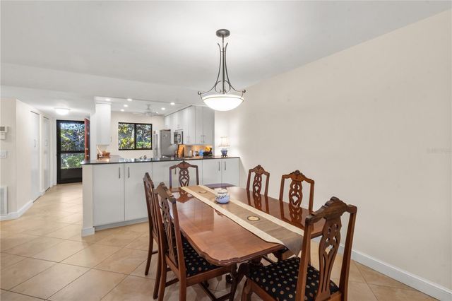 1633 BOATHOUSE CIRCLE 131, Sarasota, FL 34231