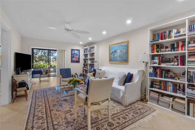 1633 BOATHOUSE CIRCLE 131, Sarasota, FL 34231