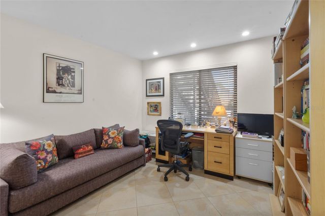 1633 BOATHOUSE CIRCLE 131, Sarasota, FL 34231