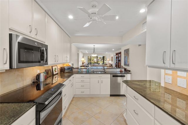 1633 BOATHOUSE CIRCLE 131, Sarasota, FL 34231