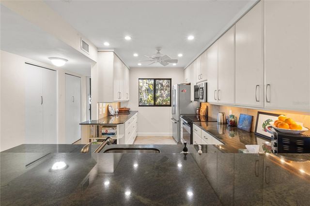 1633 BOATHOUSE CIRCLE 131, Sarasota, FL 34231