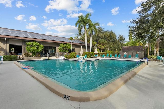1633 BOATHOUSE CIRCLE 131, Sarasota, FL 34231