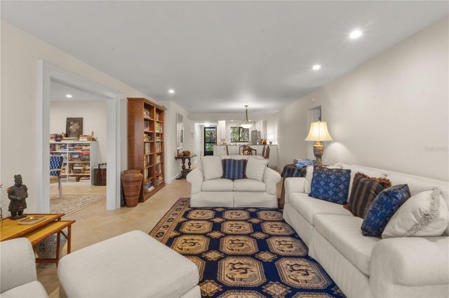 1633 BOATHOUSE CIRCLE 131, Sarasota, FL 34231