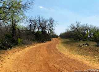 000 County Road 314, Charlotte, TX 78011