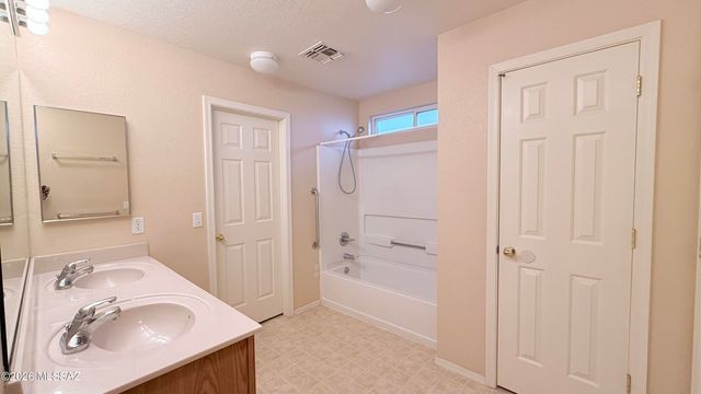 13183 N Tanner Robert, Oro Valley, AZ 85755