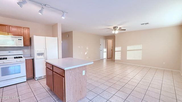13183 N Tanner Robert, Oro Valley, AZ 85755