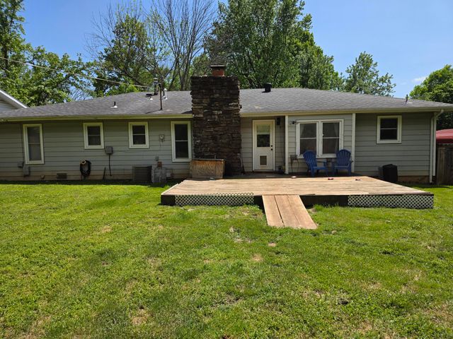 1511 W Berkeley Street, Springfield, MO 65807