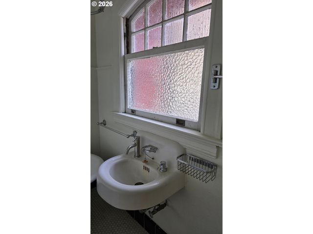 118 Nw KING Ave 3, Portland, OR 97210