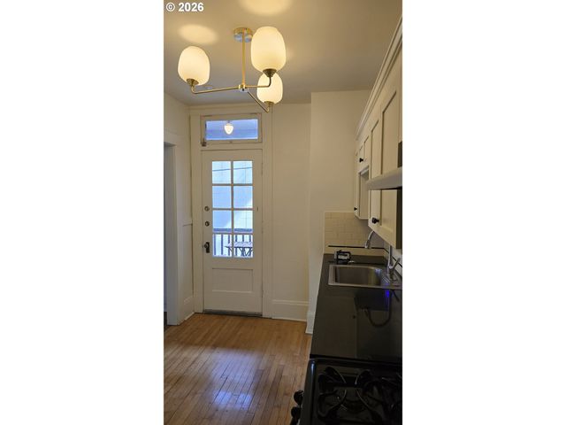 118 Nw KING Ave 3, Portland, OR 97210