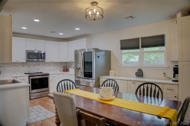 211 W 114th Court S, Jenks, OK 74037