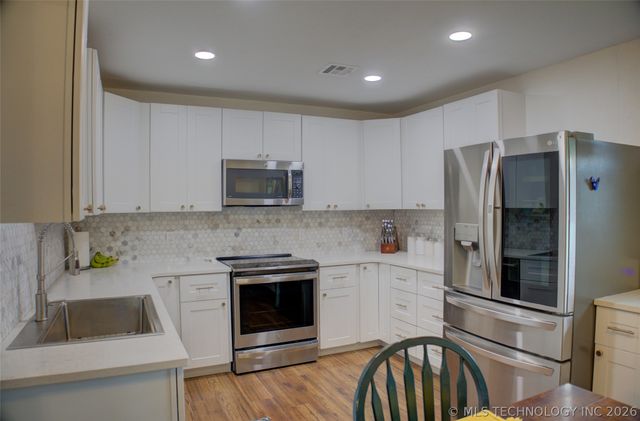 211 W 114th Court S, Jenks, OK 74037