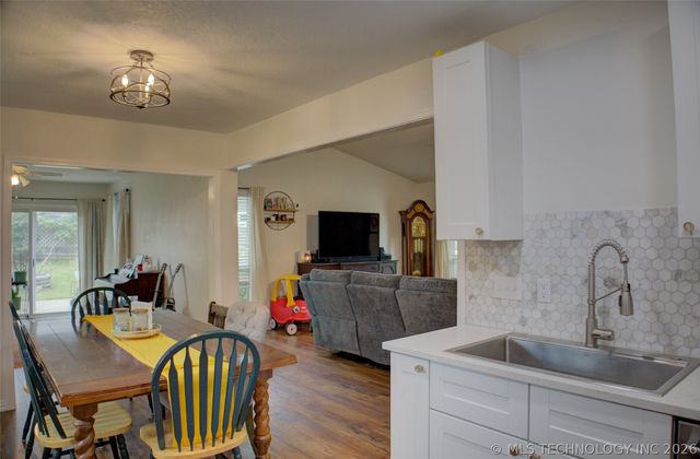 211 W 114th Court S, Jenks, OK 74037