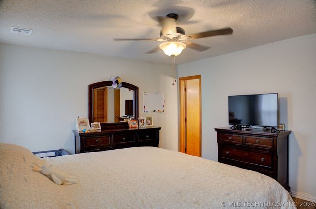 211 W 114th Court S, Jenks, OK 74037