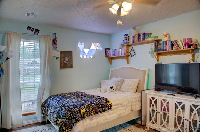 211 W 114th Court S, Jenks, OK 74037