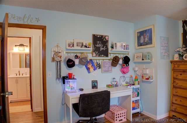 211 W 114th Court S, Jenks, OK 74037
