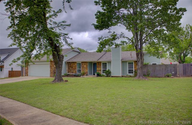211 W 114th Court S, Jenks, OK 74037