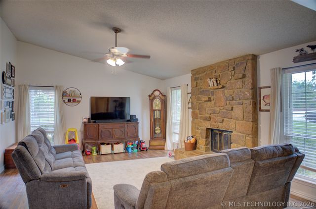 211 W 114th Court S, Jenks, OK 74037