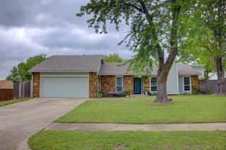 211 W 114th Court S, Jenks, OK 74037