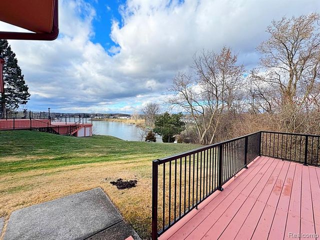 19479 Scenic Harbour Drive, Northville, MI 48167