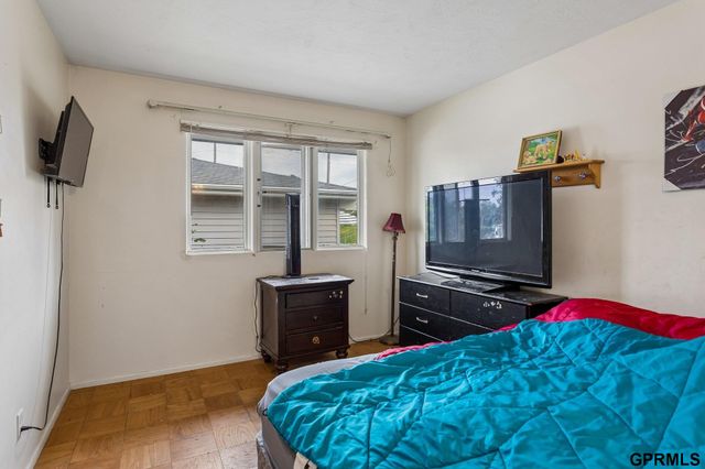 5213 N 85th Street, Omaha, NE 68134