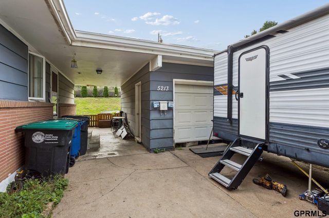 5213 N 85th Street, Omaha, NE 68134