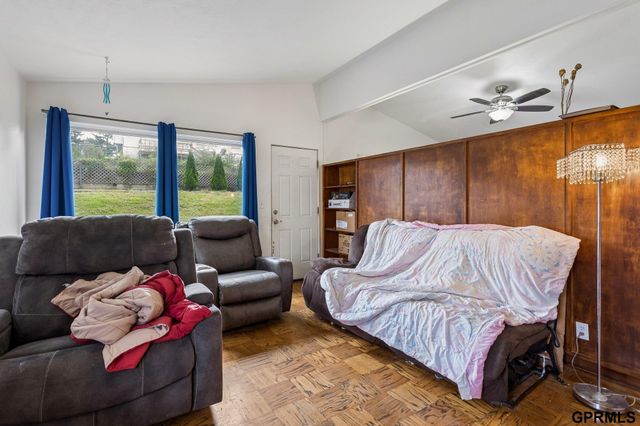 5213 N 85th Street, Omaha, NE 68134