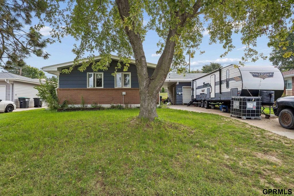 5213 N 85th Street, Omaha, NE 68134