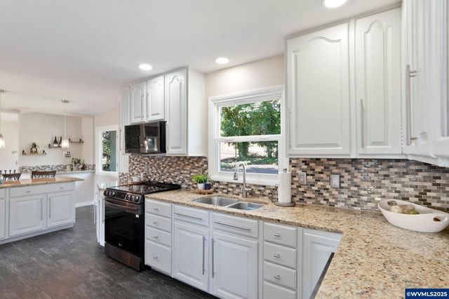 4575 Eagle Crest Rd NW, Salem, OR 97306