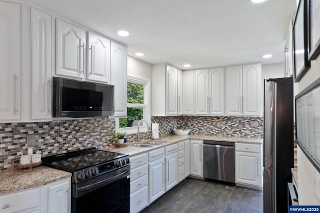 4575 Eagle Crest Rd NW, Salem, OR 97306