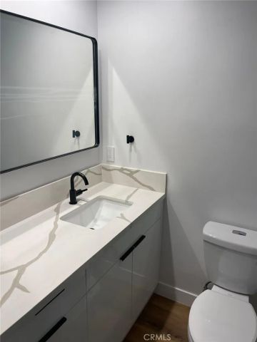 7051 Garden Grove, Reseda, CA 91335