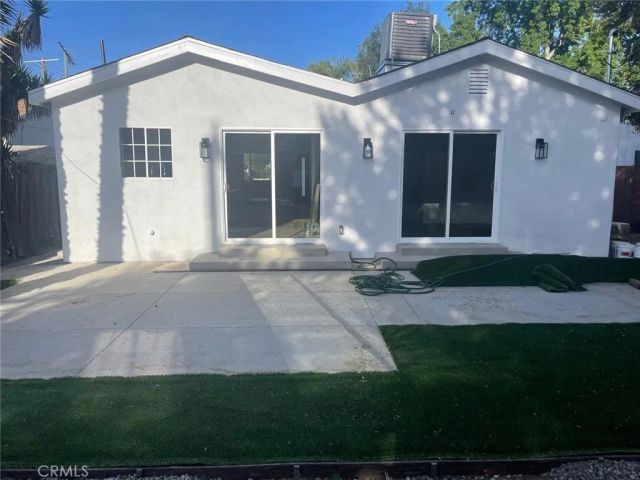 7051 Garden Grove, Reseda, CA 91335