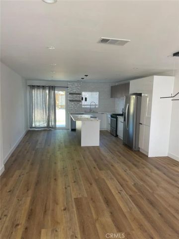 7051 Garden Grove, Reseda, CA 91335