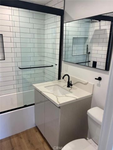 7051 Garden Grove, Reseda, CA 91335