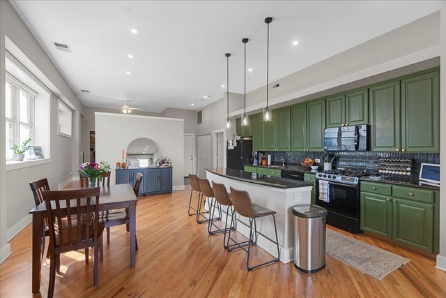 2533 N Ashland Avenue 2D, Chicago, IL 60614