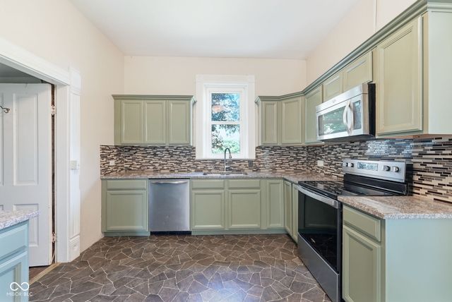 12808 W River Valley Road, Yorktown, IN 47396