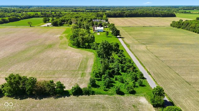 12808 W River Valley Road, Yorktown, IN 47396