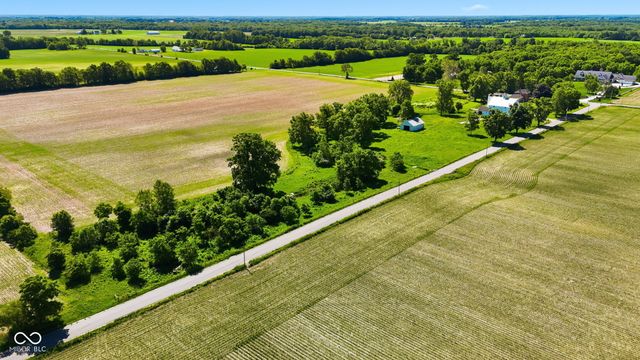 12808 W River Valley Road, Yorktown, IN 47396