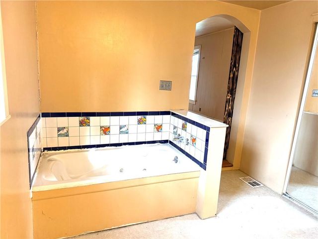 224 Walnut Street, Pleasant Hill, MO 64080