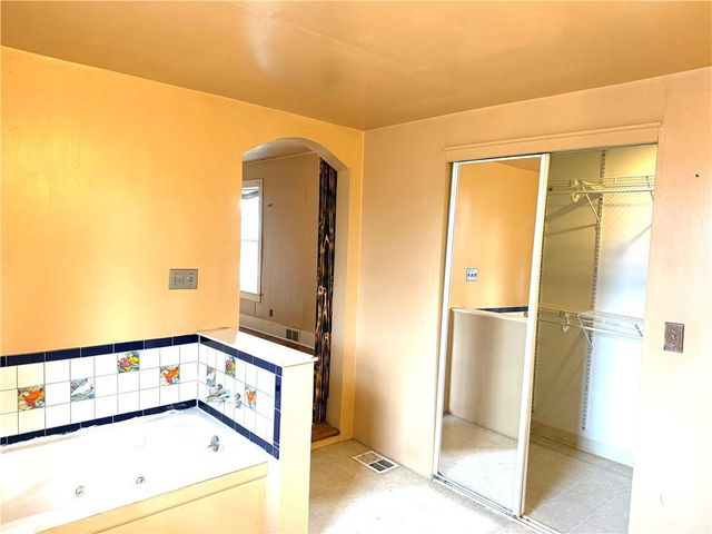 224 Walnut Street, Pleasant Hill, MO 64080