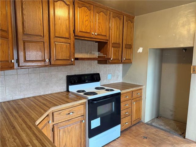 224 Walnut Street, Pleasant Hill, MO 64080