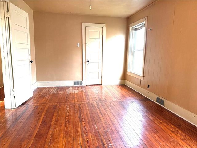 224 Walnut Street, Pleasant Hill, MO 64080