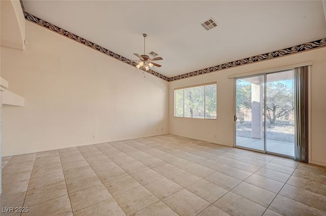 6744 Universal Avenue, Las Vegas, NV 89142