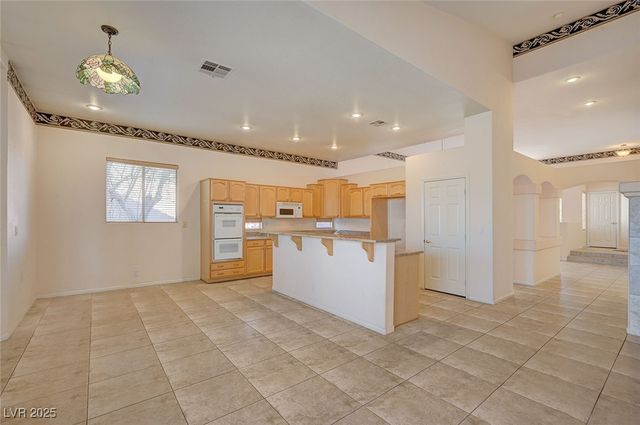 6744 Universal Avenue, Las Vegas, NV 89142