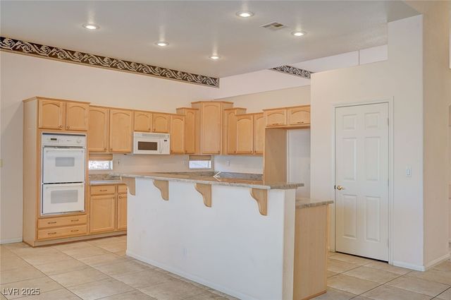 6744 Universal Avenue, Las Vegas, NV 89142