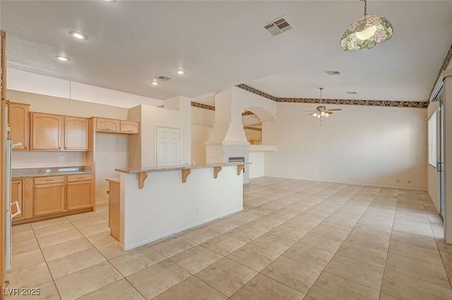 6744 Universal Avenue, Las Vegas, NV 89142